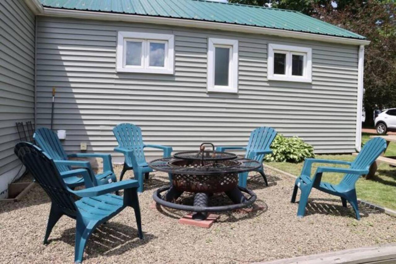 4 Bdr Cottage, Views, Dogs Welcome Holiday home Edinboro